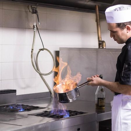 Hotel Saint Pierre Les Sauvages  Екстериор снимка