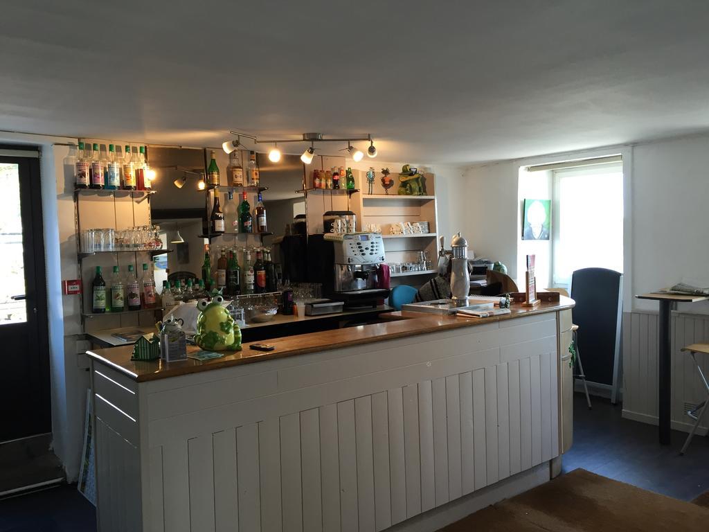 Hotel Saint Pierre Les Sauvages  Екстериор снимка