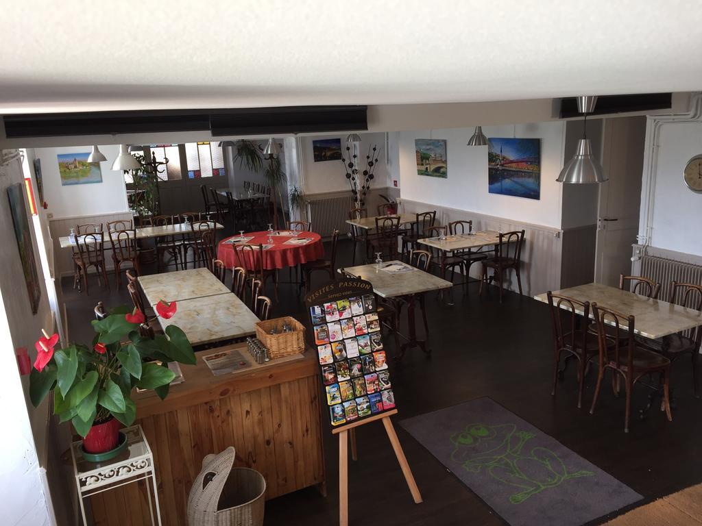 Hotel Saint Pierre Les Sauvages  Екстериор снимка